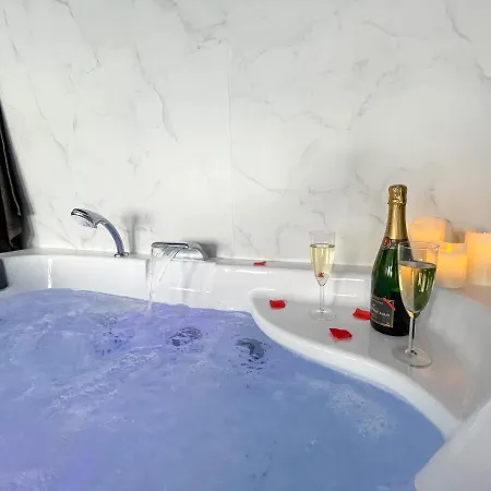 דירה Sous Les Etoiles - Cinema - Netflix - Parking - Gare אמיינס