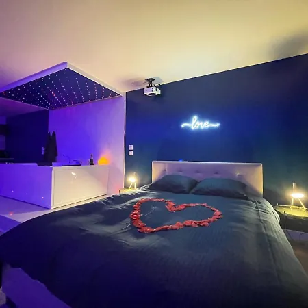 Sous Les Etoiles - Cinema - Netflix - Parking - Gare *