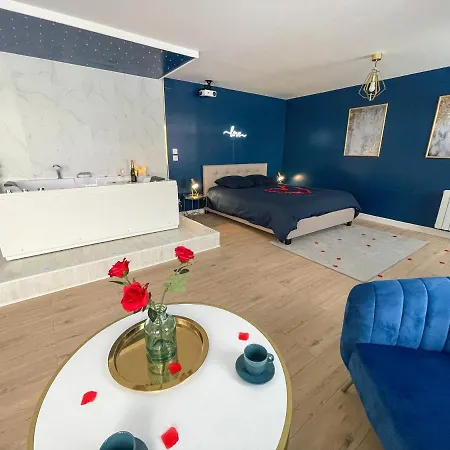 דירה Sous Les Etoiles - Cinema - Netflix - Parking - Gare אמיינס