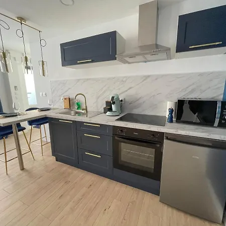 Sous Les Etoiles - Cinema - Netflix - Parking - Gare דירה