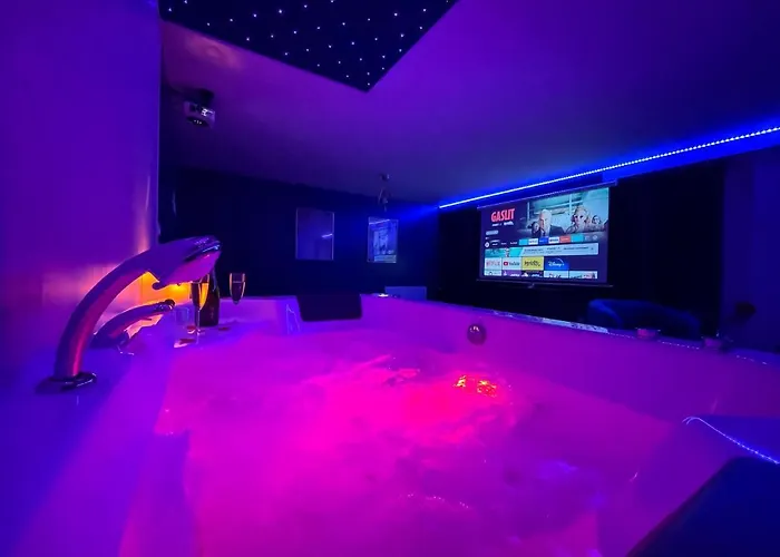 Appartement Sous Les Etoiles - Cinema - Netflix - Parking - Gare *