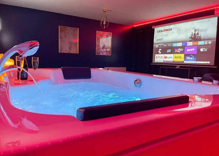 Sous Les Etoiles - Cinema - Netflix - Parking - Gare * Amiens