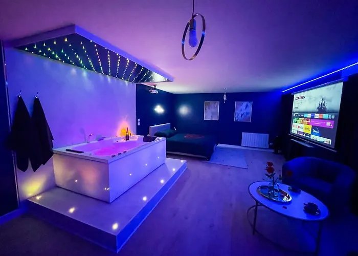 Sous Les Etoiles - Cinema - Netflix - Parking - Gare * Amiens